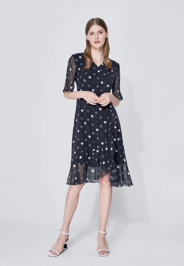 高级印花连衣裙款式 带你看春天的花花世界