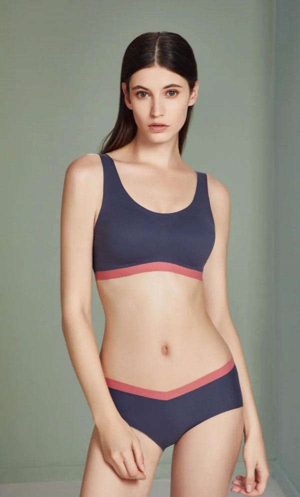 2030时尚内衣新衣护体 静待春暖花开