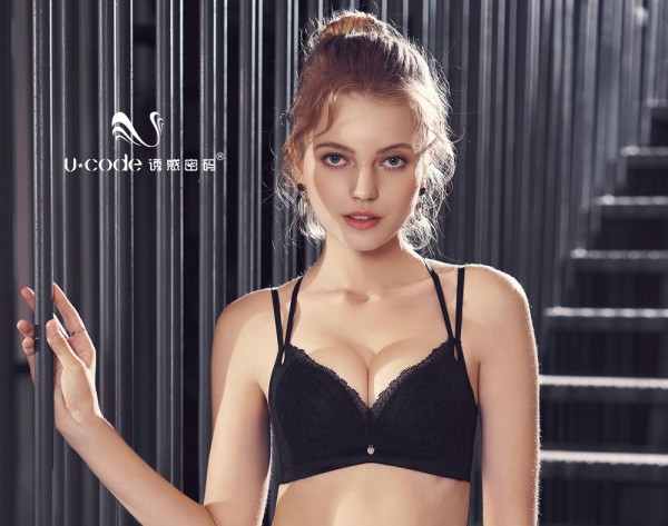 小胸女孩怎么选内衣  胸小的女孩穿什么内衣好