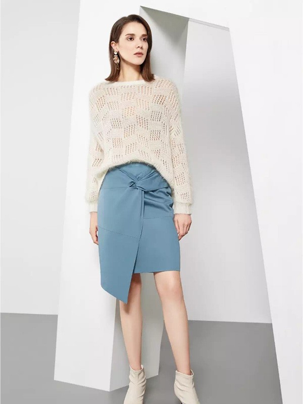 半身裙搭配什么样的上衣 让点占为你打造春日女神