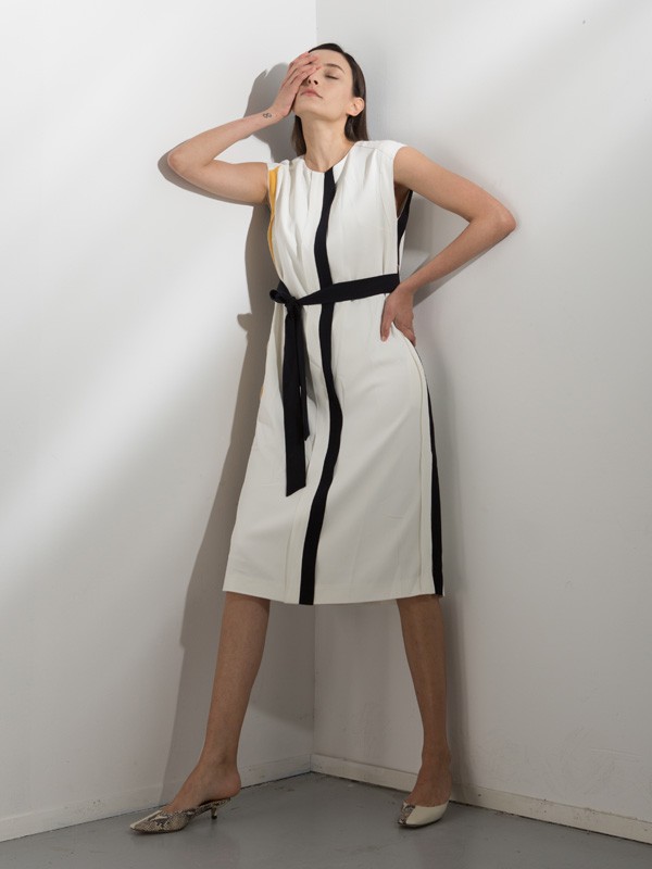 夏季连衣裙的优雅装扮 阿莱贝琳为你提供