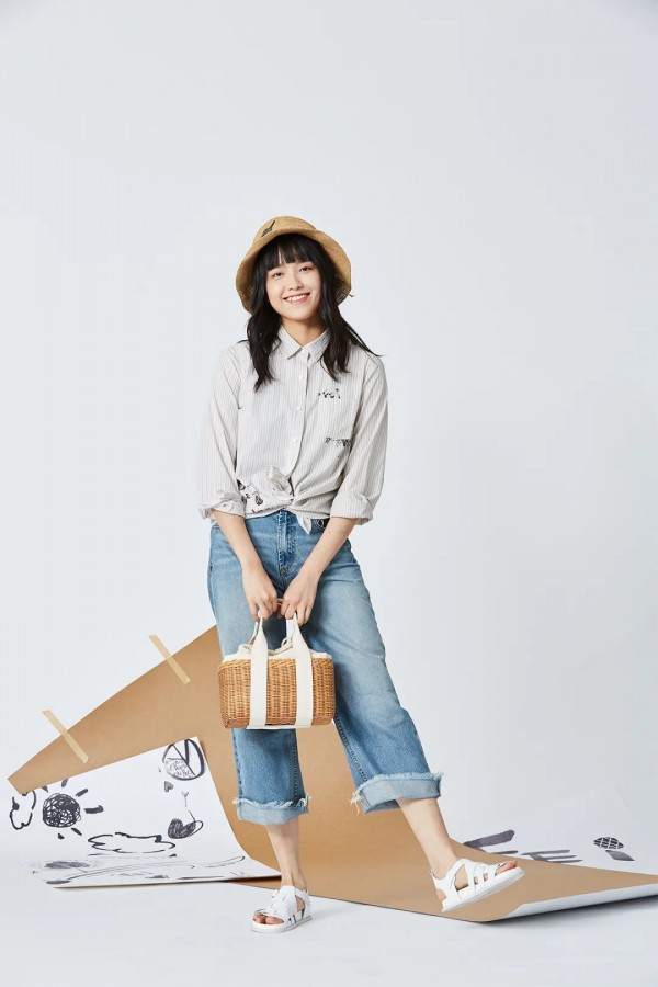 飞鸟和新酒夏装上新 穿上条纹去踏青