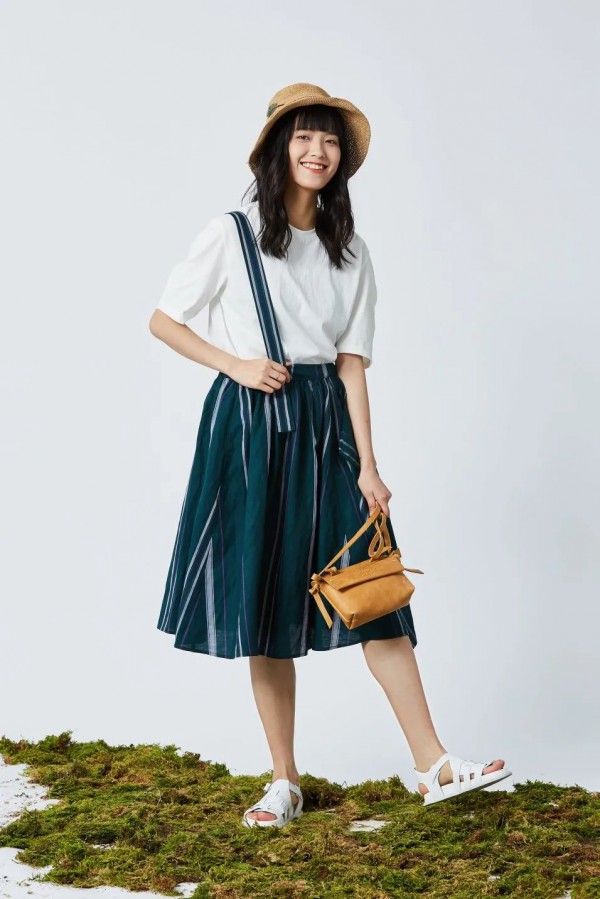 飞鸟和新酒夏装上新 穿上条纹去踏青