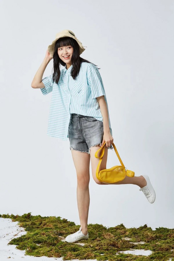 飞鸟和新酒夏装上新 穿上条纹去踏青