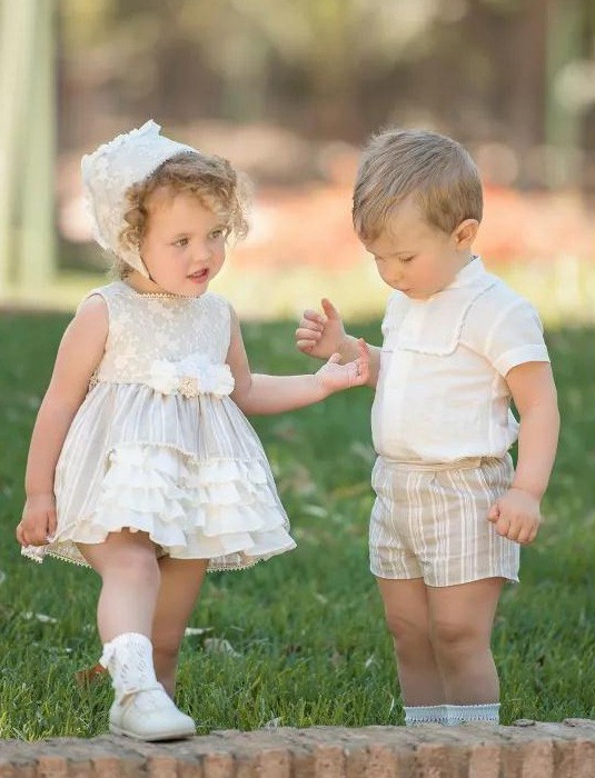 宫廷风的棉麻系童装 你试过了嘛~