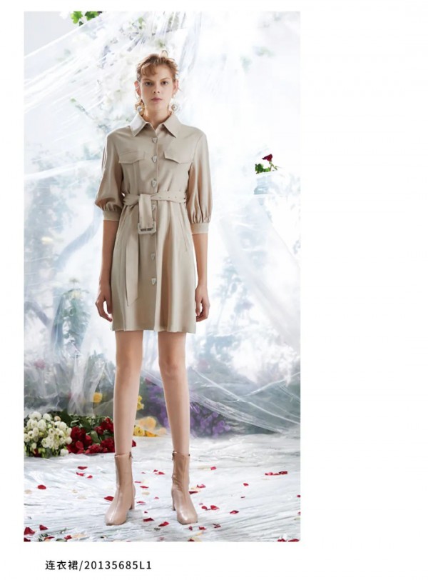 奶油色衣服搭配什么颜色好 奶油色和卡其色搭配好看吗