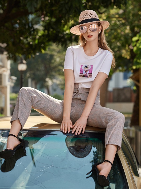 夏季清爽穿搭 将自己的气质穿出来