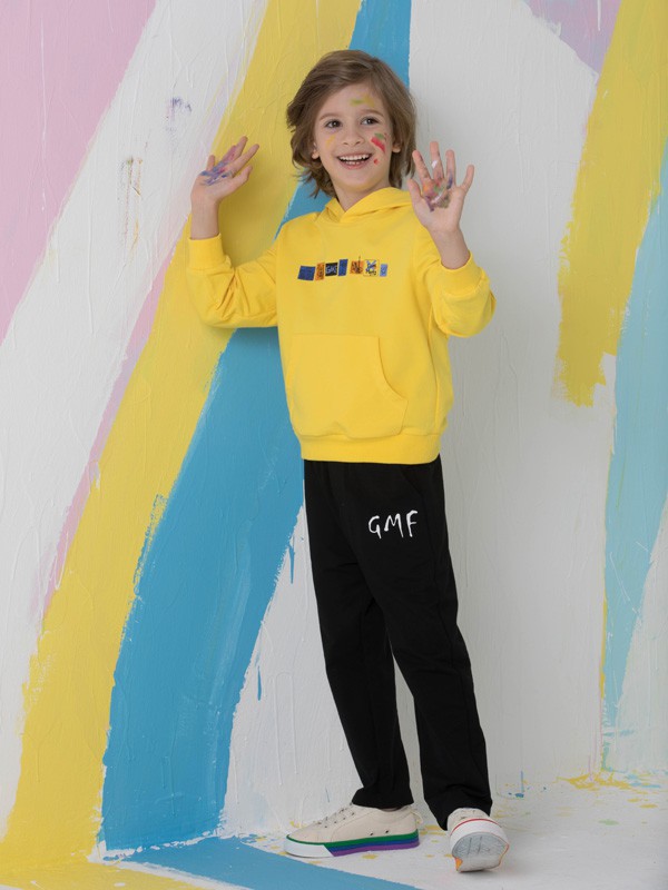 男孩的帅气穿搭 让卫衣穿出时髦味道