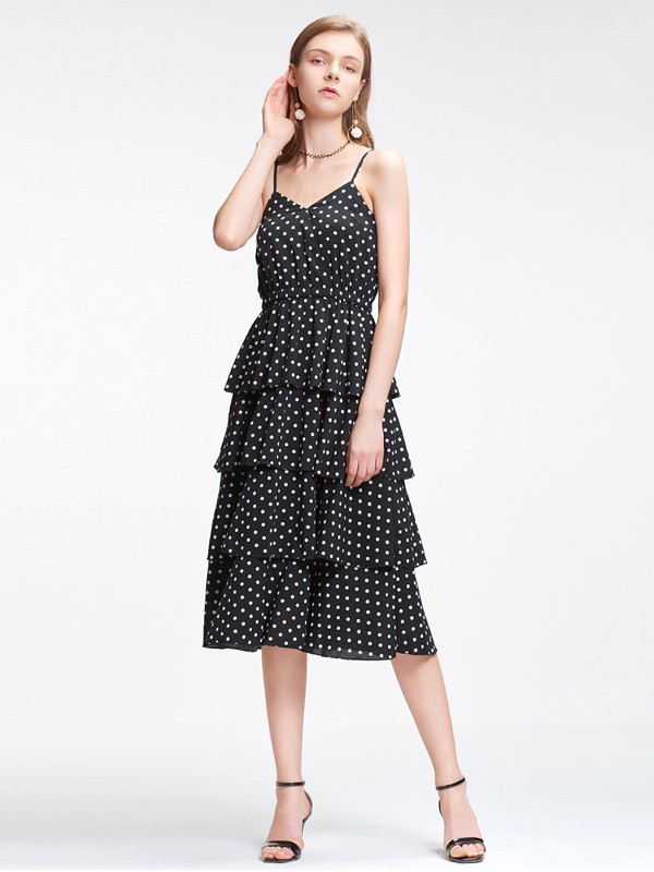 连衣裙气质穿搭 城市格调女装教你如何穿