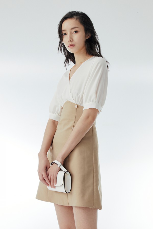 穿上优雅连衣裙来迎接春天