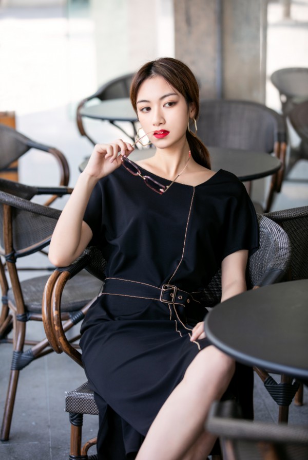 春日复工穿搭 旧面孔里有新风格