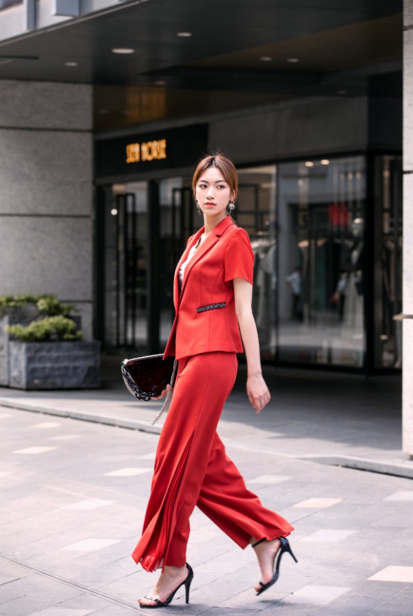 春日复工穿搭 旧面孔里有新风格