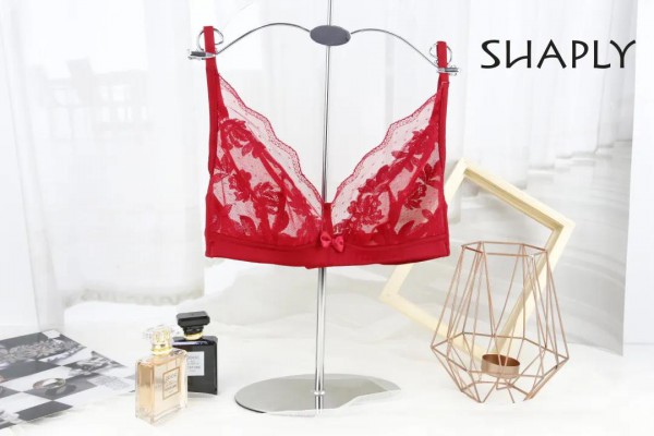 超薄款怕凸点? 莎莲妮帮你解决尴尬!