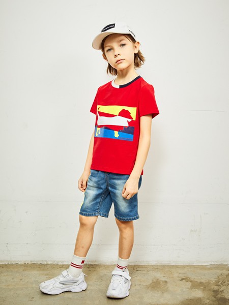 夏日帅气舒适穿搭 暇步士为你推荐