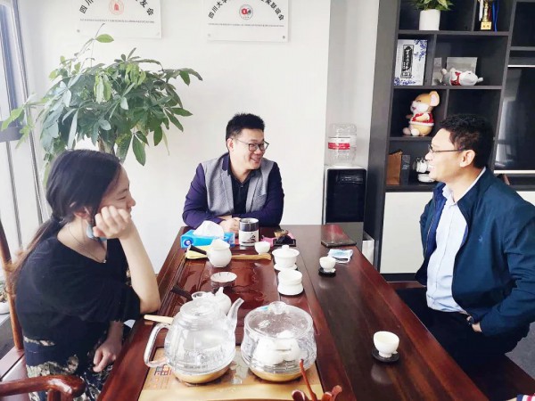 芭妃莎品牌创始人屈武杰先生拜访四川大学深圳校友会