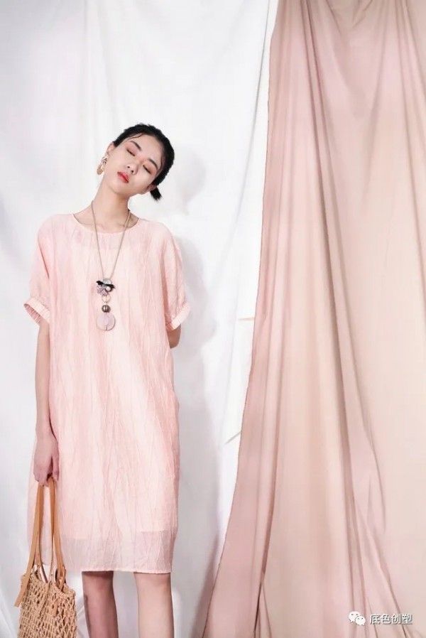 黑色情人节礼物已为您备好 请小姐姐快来店里GET~