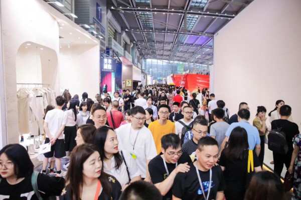 发现了万物皆可云的奥义 为什么还要参加线下展会?