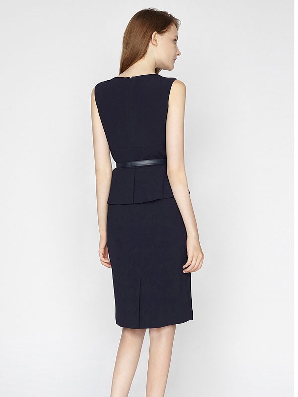 优雅套装帮你在职场轻松站住脚跟