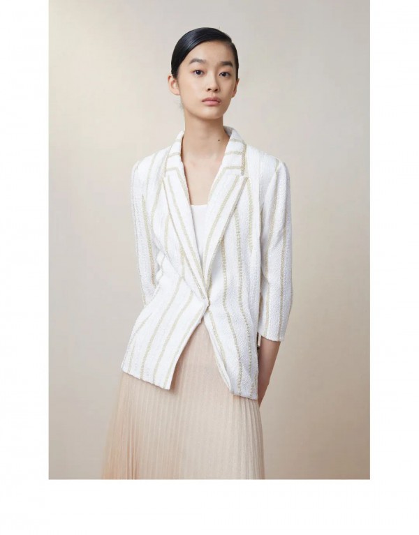 雅莹新品 自由流动的艺术褶皱