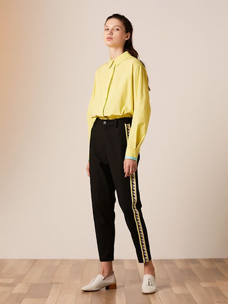 黑色裤子搭配什么单品比较好看 熙然女装教你怎么穿