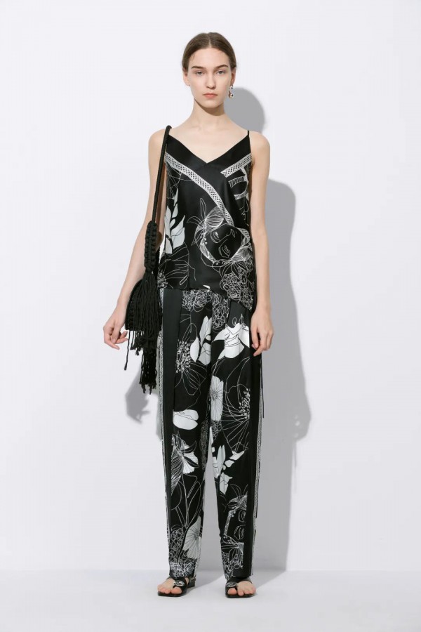 真丝的衣服好穿吗 玛丝菲尔夏季真丝系列上市