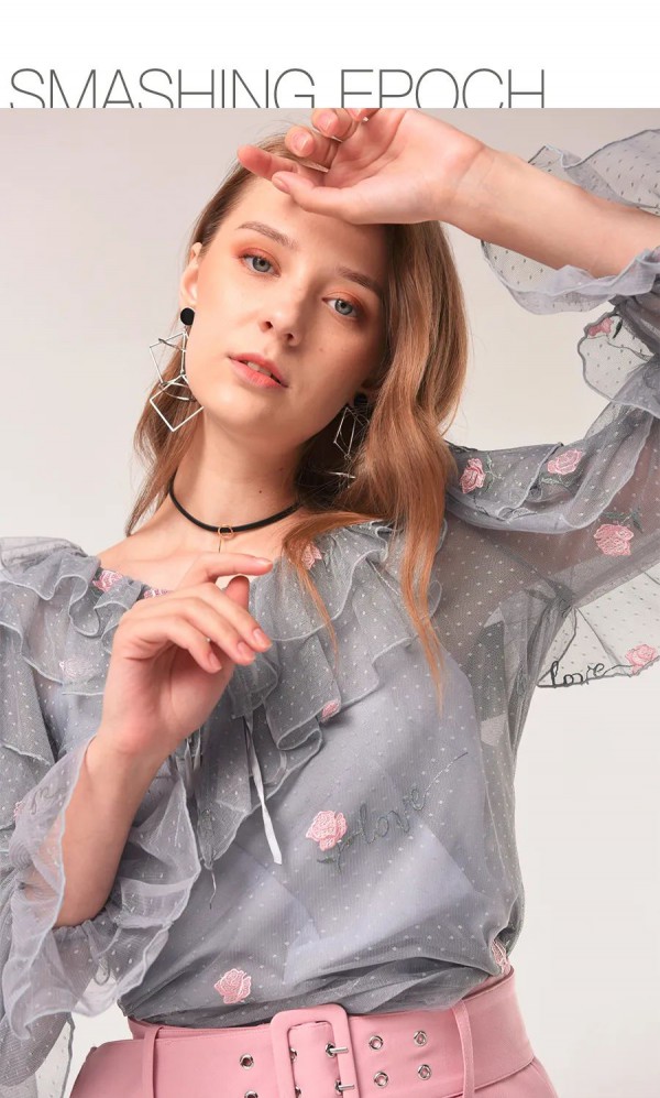 戴口罩如何凸显自己颜值 emu红玫瑰点亮时髦造型