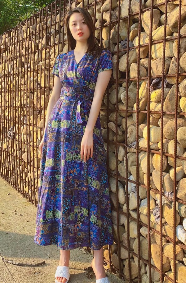 歌莱雅服饰繁花开满新装 无印花不夏天