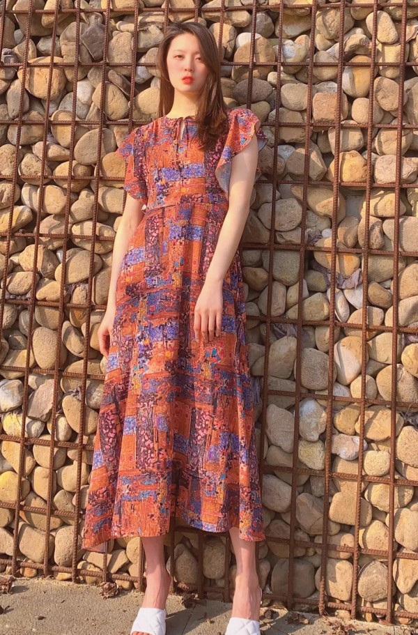 歌莱雅服饰繁花开满新装 无印花不夏天