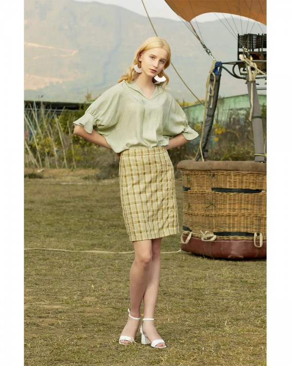 夏天小衬衫怎么穿更时髦 卓多姿小衬衫也撩人