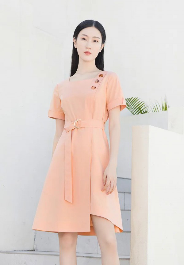 今年夏天最流行什么颜色 流行的蜜桔色衣服怎么搭配