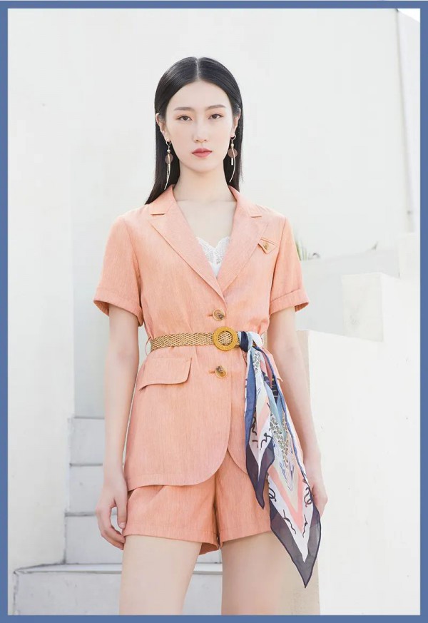 今年夏天最流行什么颜色 流行的蜜桔色衣服怎么搭配