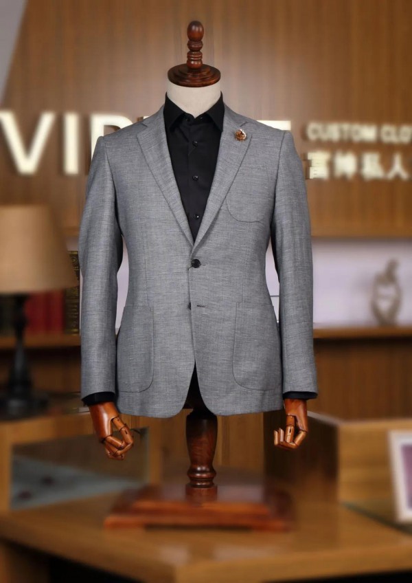 富绅V定制丨收藏这份春夏西装置办指南,别人都hu羡慕我把西装穿出清凉感! 富绅V定制丨收藏这份春夏西装置办指南,别人都hu羡慕我把西装穿出清凉感!