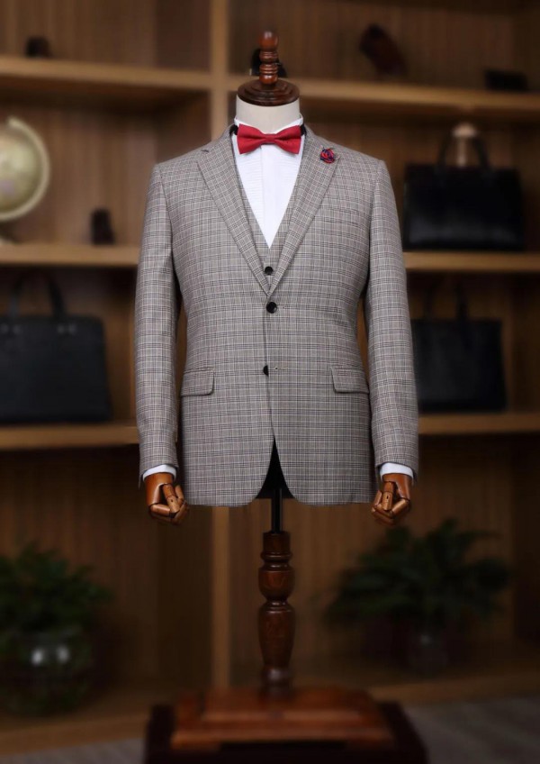 富绅V定制丨收藏这份春夏西装置办指南,别人都hu羡慕我把西装穿出清凉感! 富绅V定制丨收藏这份春夏西装置办指南,别人都hu羡慕我把西装穿出清凉感!