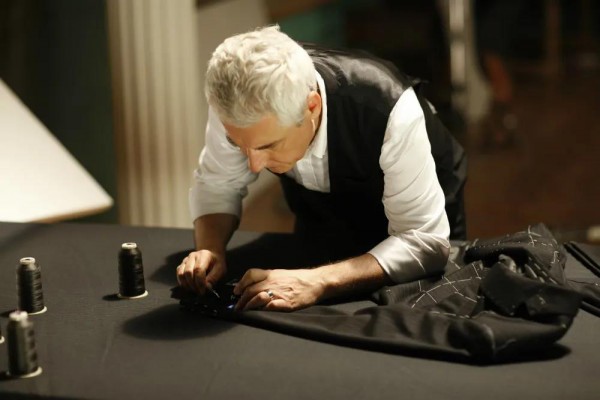 富绅V定制丨收藏这份春夏西装置办指南,别人都hu羡慕我把西装穿出清凉感! 富绅V定制丨收藏这份春夏西装置办指南,别人都hu羡慕我把西装穿出清凉感!