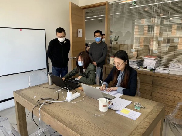 线上展首日访问量达67998人 CHIC再现“人山人海”