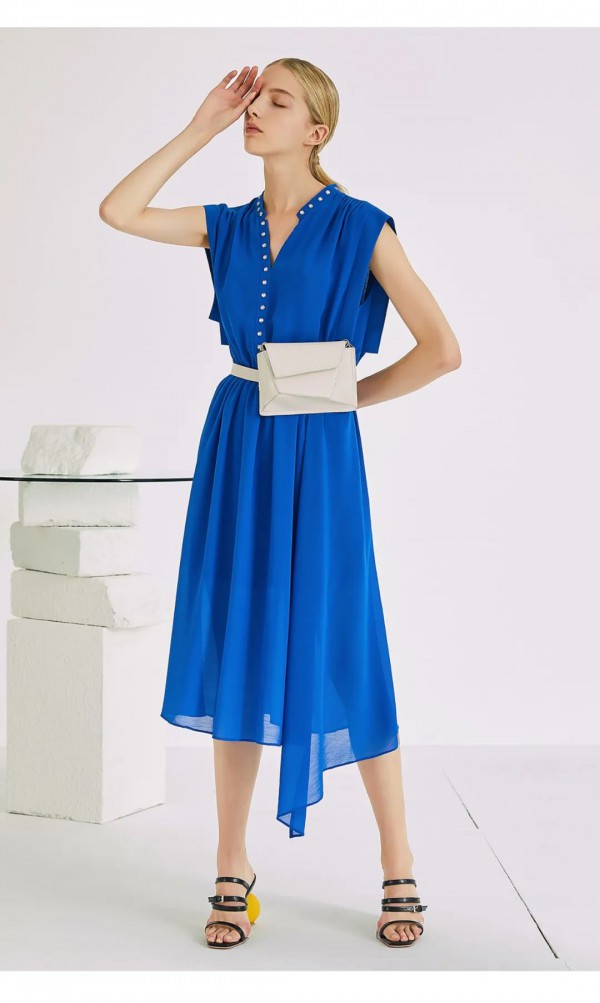 蓝色有哪些蓝 电光蓝日食蓝衣服怎么搭配好看