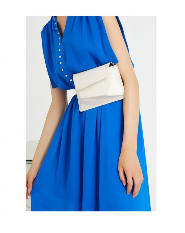 蓝色有哪些蓝 电光蓝日食蓝衣服怎么搭配好看