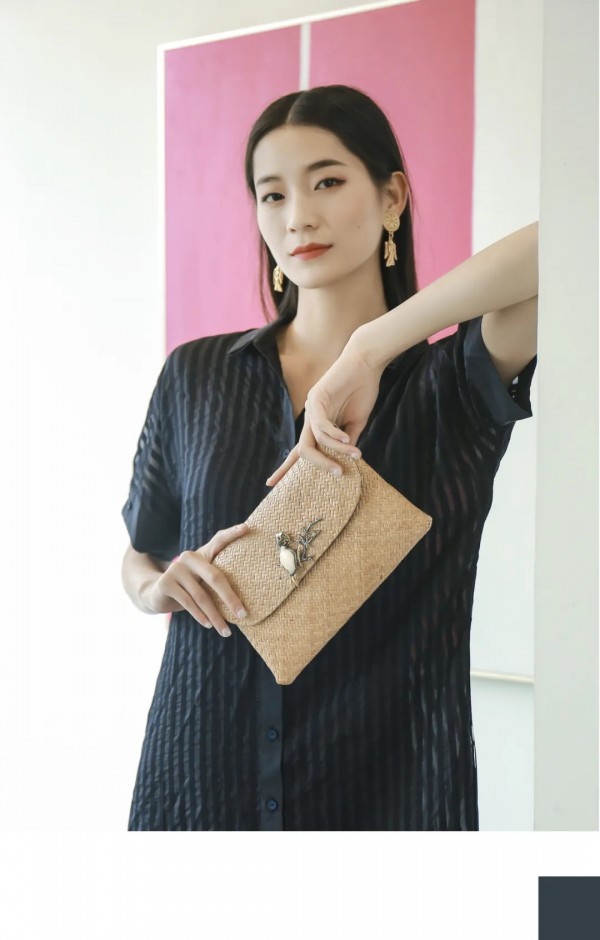 换季搭配失灵?跟随CARMEN重拾时尚灵感