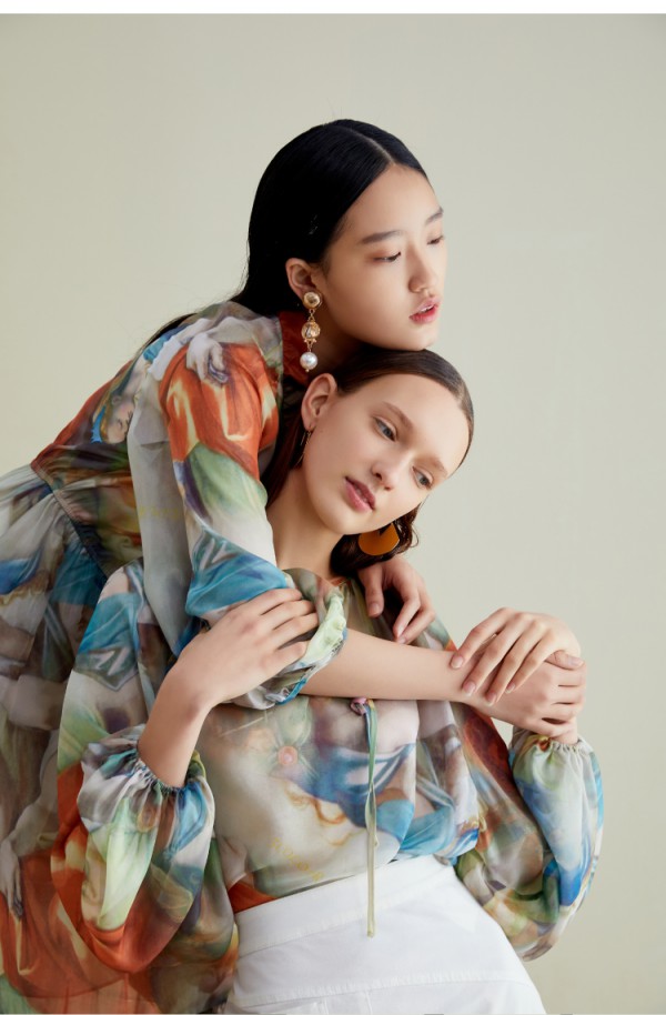 裙子控看过来 五一假期穿连衣裙出游轻盈自在