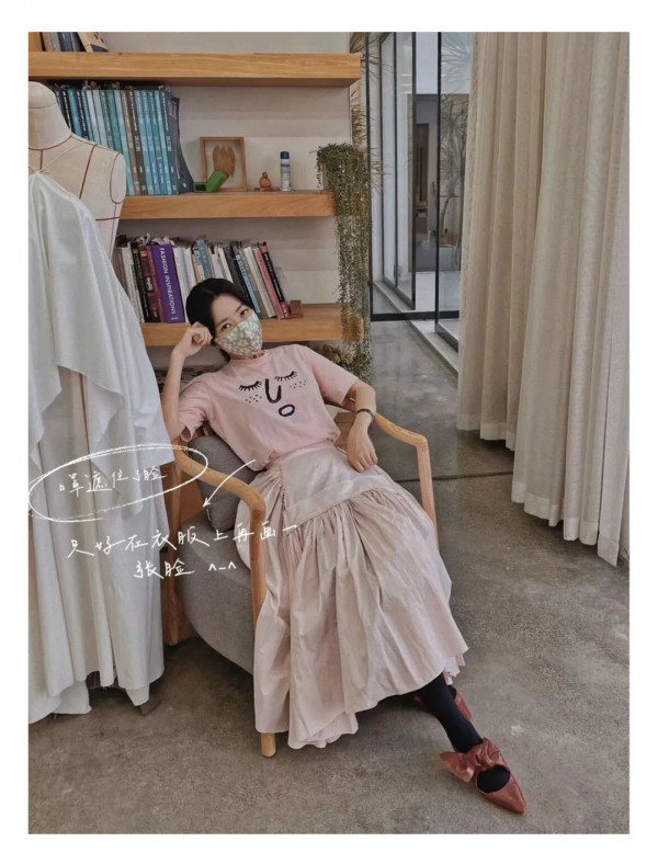 时髦又有效的口罩 台绣会呼吸的真丝口罩