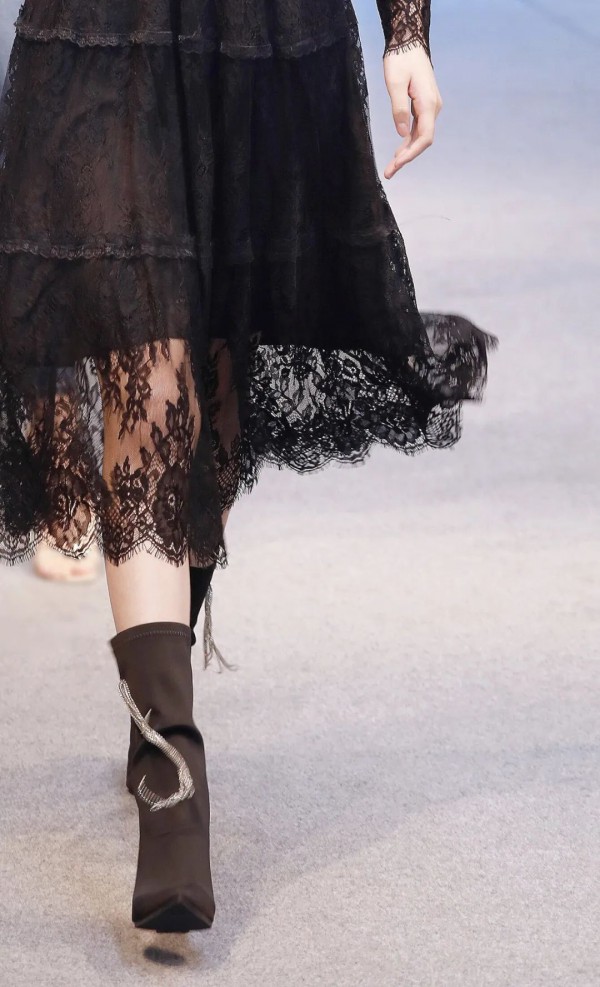 秋水伊人CHIU·SHUI2020秋季新品发布会召开