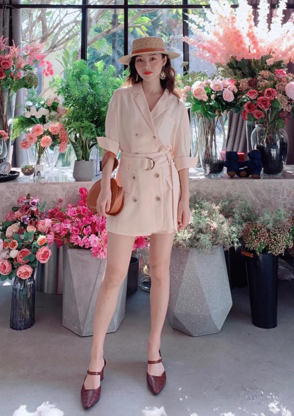 初入职场穿什么衣服合适 夏季职场女性一周穿搭推荐