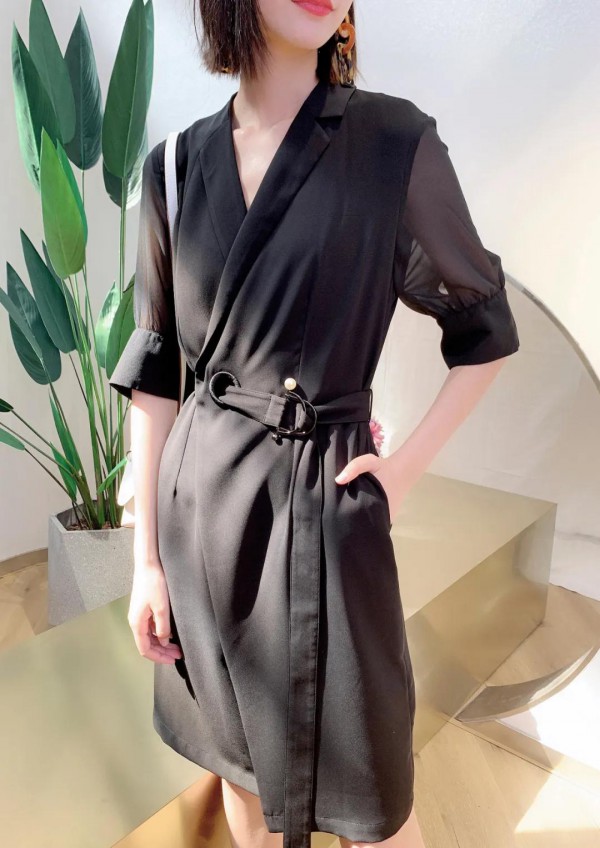 初入职场穿什么衣服合适 夏季职场女性一周穿搭推荐