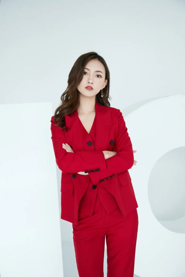 好看时髦又干练的小西装 超适合职场女性