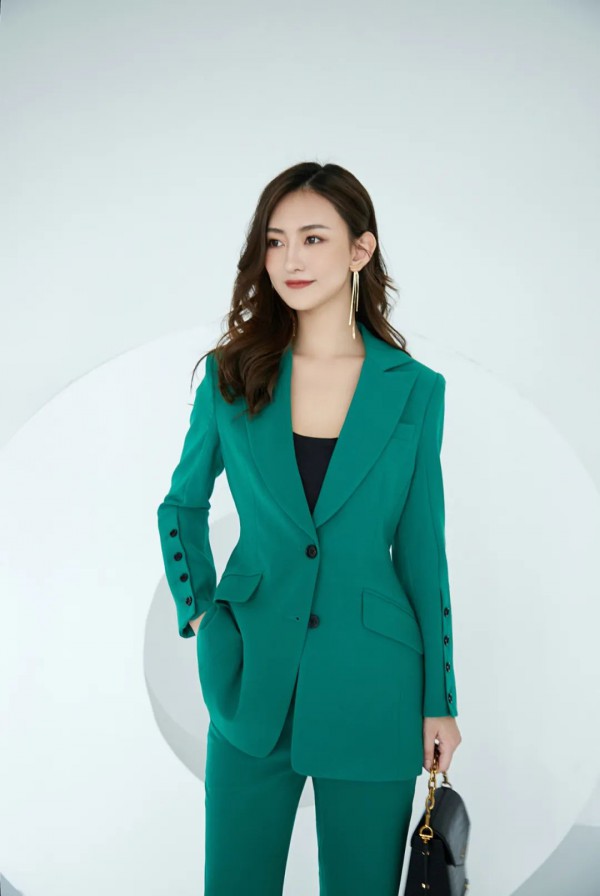 好看时髦又干练的小西装 超适合职场女性