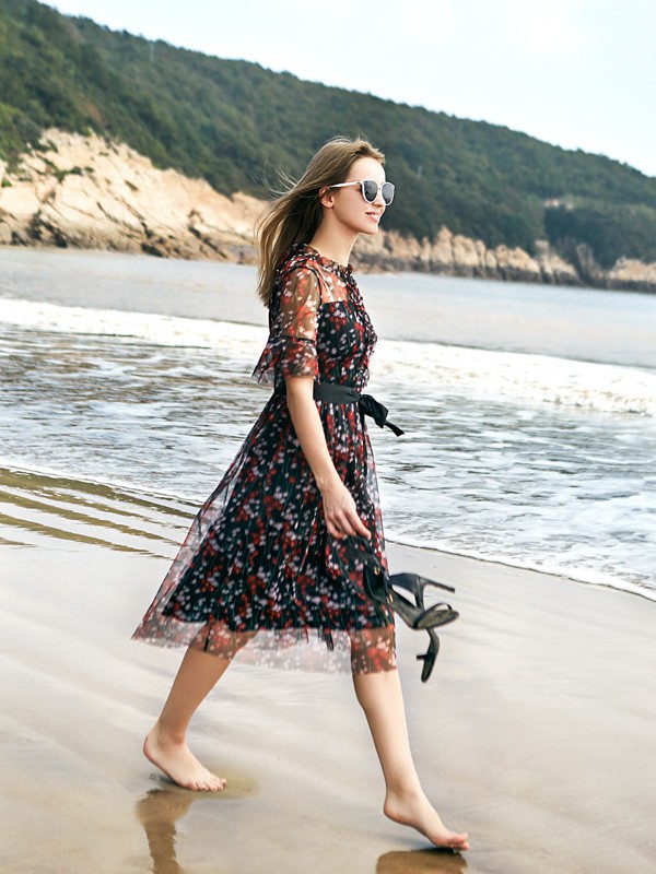 夏季流行碎花裙你知道有多美吗?