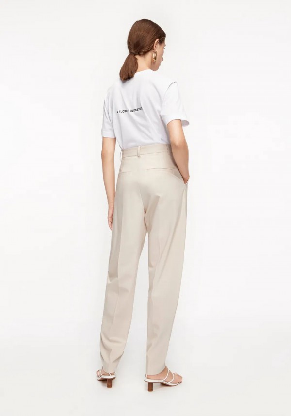 沙砾色衣服搭配 Edition新装纳凉于自然之间