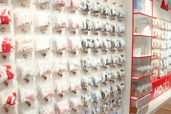 红豆童装正式入驻无锡荟聚中心啦