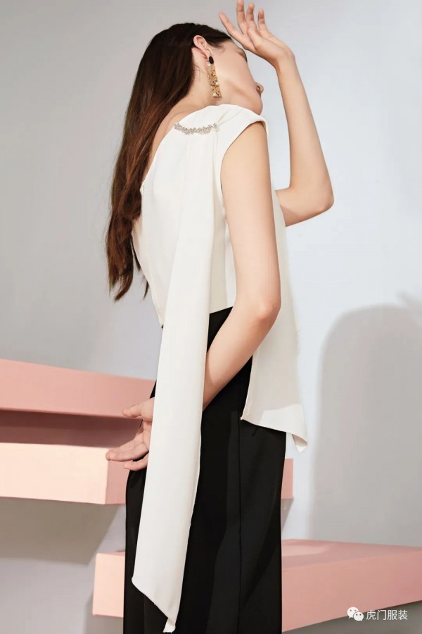 进店即送500元还有“骨折”优惠 五一来虎门这家品牌女装畅享欢乐购