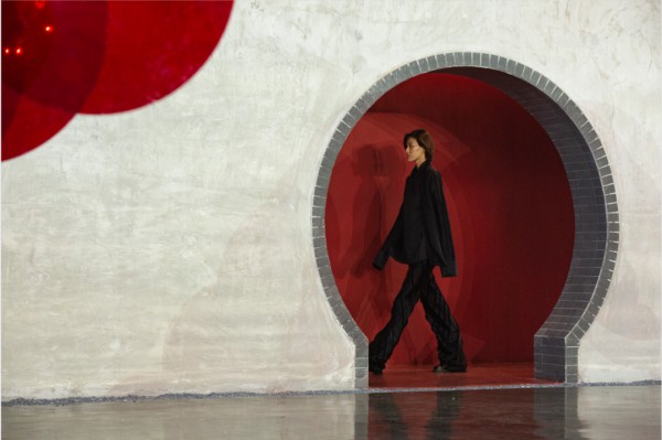 王笑石:洒脱率性,自由性感的东方服装造型艺术